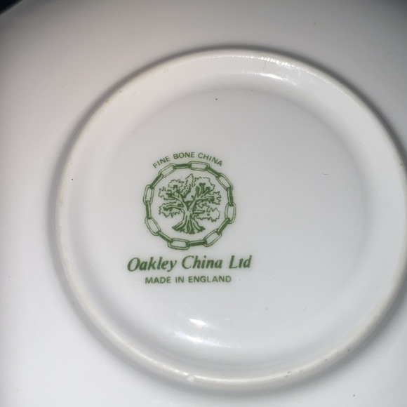Vintage Fine Bone China Oakley China Ltd. made in England teacup and saucer - Picture 7 of 7